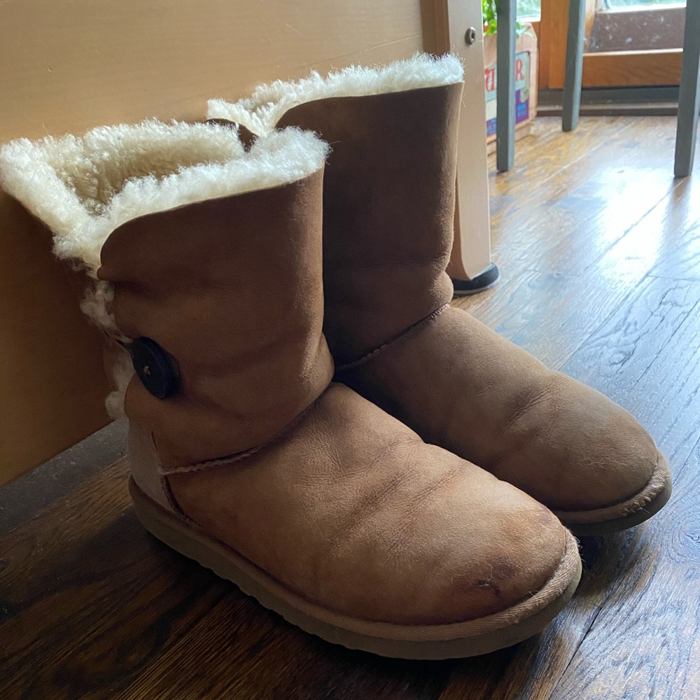 UGG Bailey Button boot